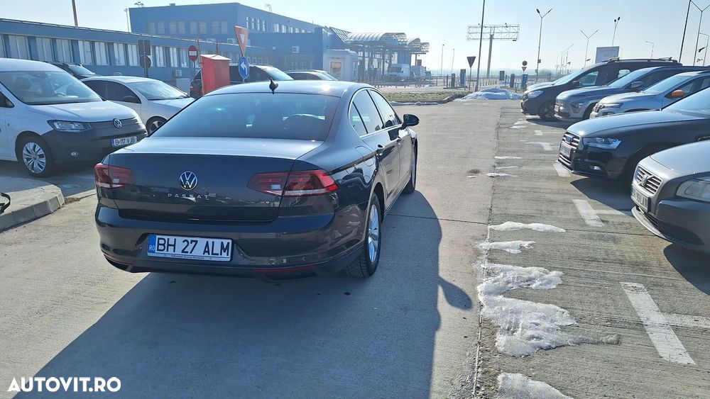 Volkswagen Passat 2.0 TDI DSG Comfortline - 4