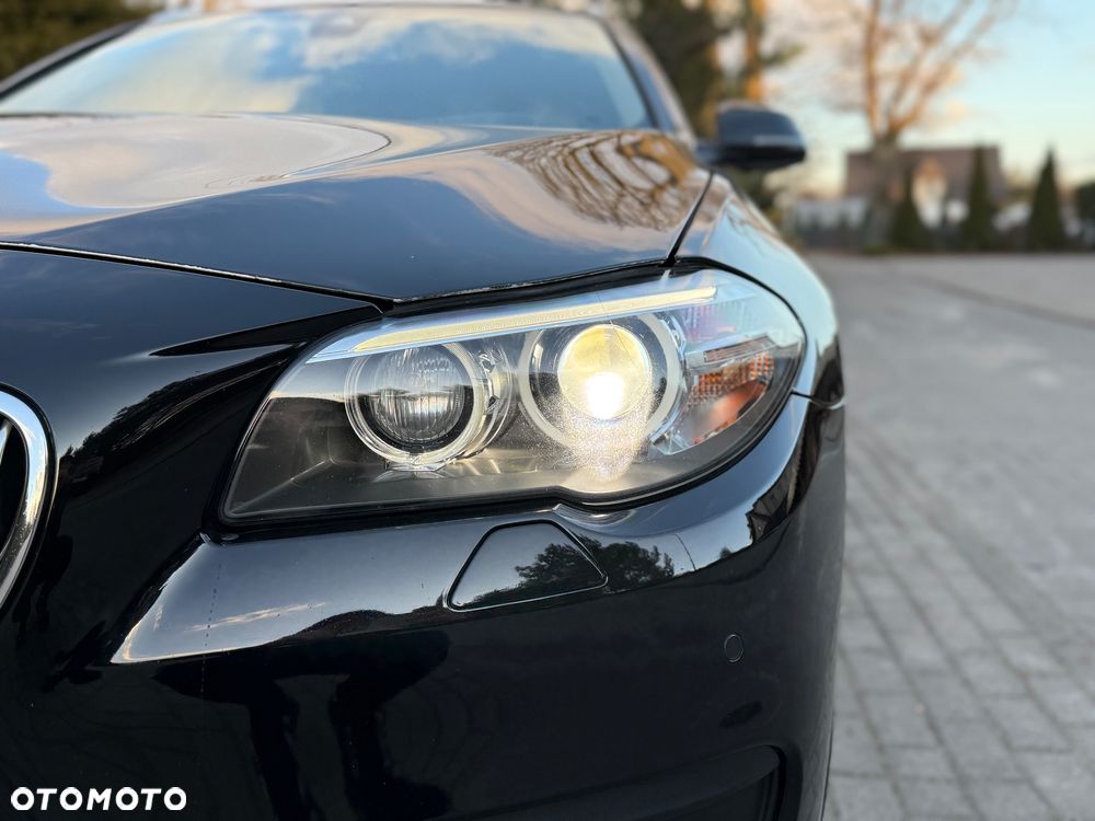 BMW Seria 5 520d xDrive - 31