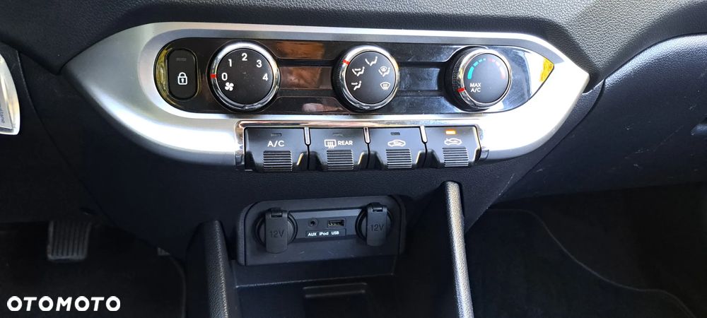 Kia Rio - 23