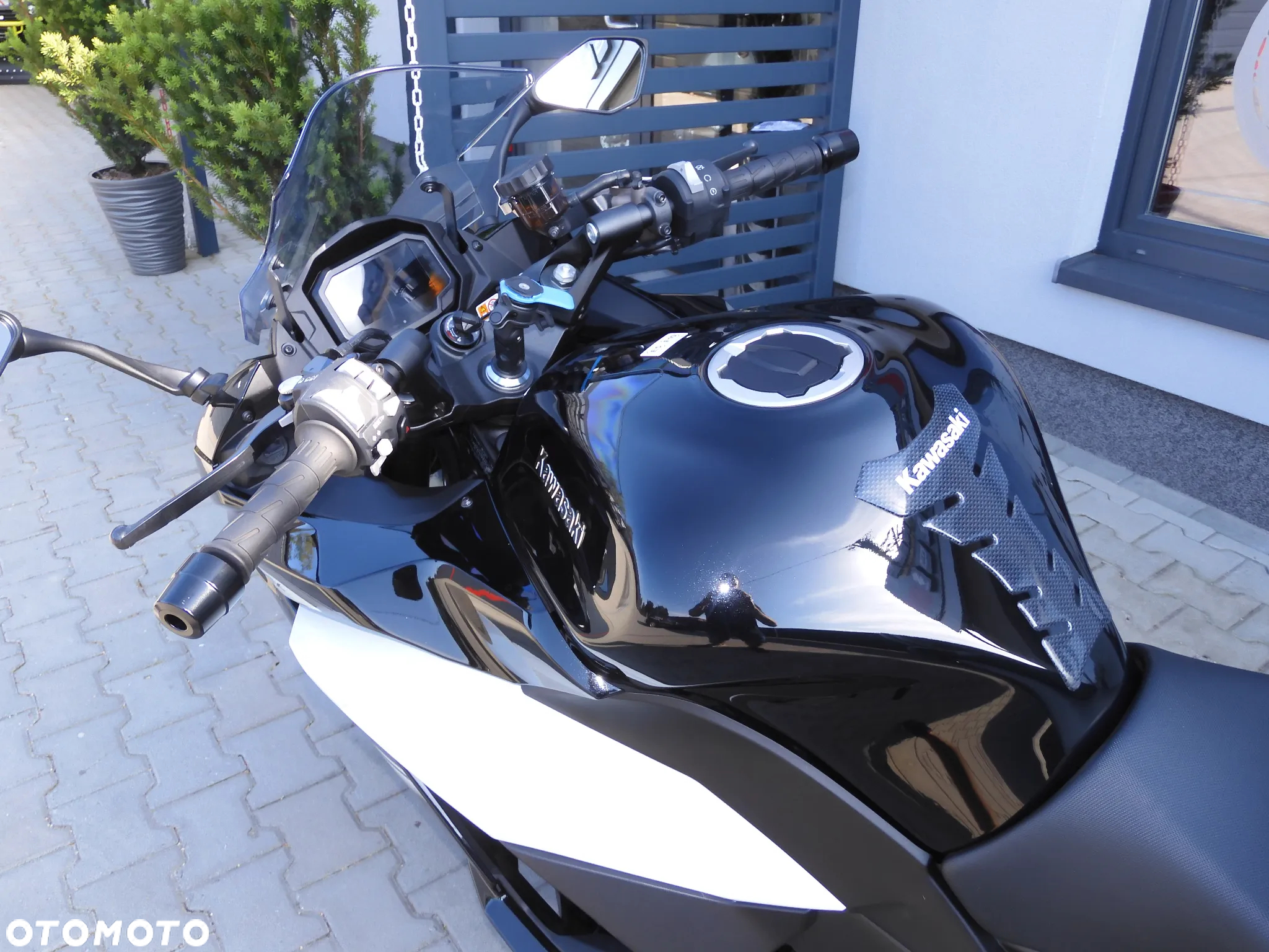 Kawasaki Ninja 1000 SX - 25