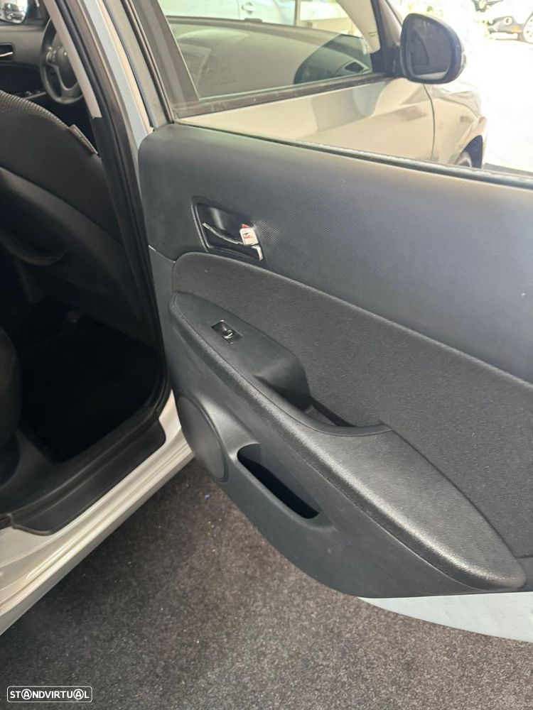 Hyundai i30 1.6 CRDI Comfort DPF - 15