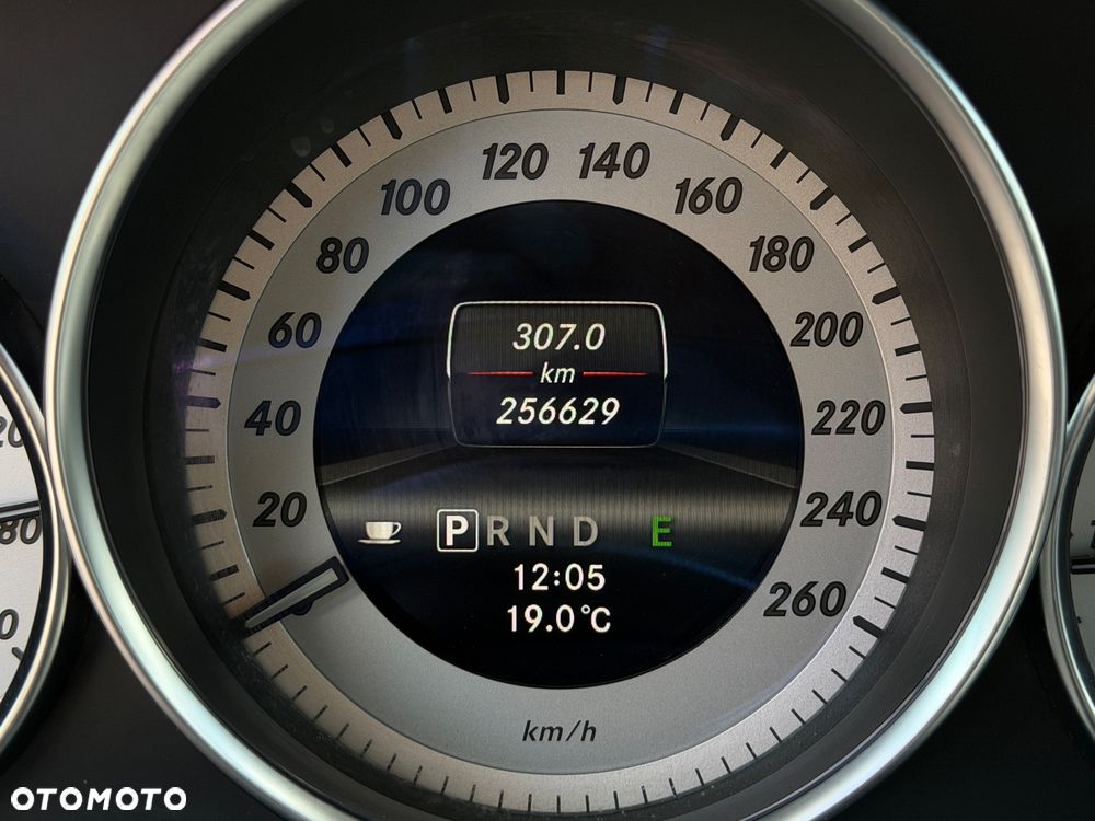 Mercedes-Benz Klasa C 220 CDI 7G-TRONIC Avantgarde Edition - 29
