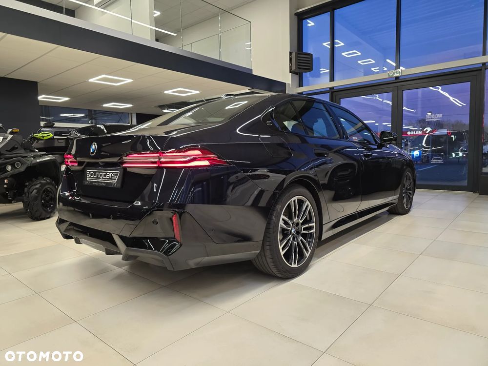 BMW Seria 5 520d xDrive - 6