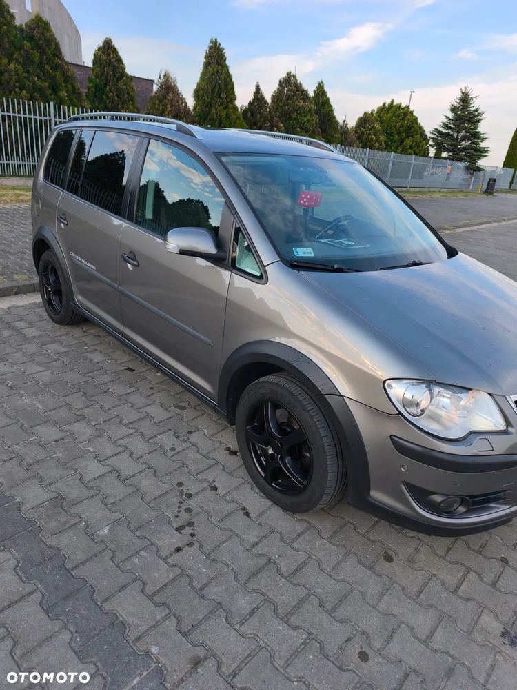 Volkswagen Touran 2.0 TDI DPF DSG Cross - 6