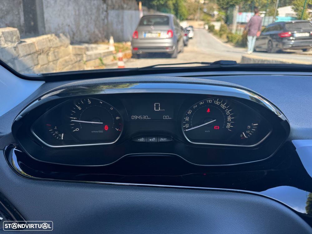 Peugeot 208 1.2 PureTech Active - 14