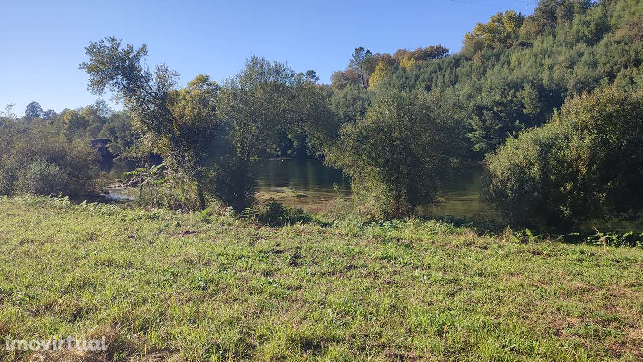 Terreno junto ao rio em Monsul, Póvoa de Lanhoso - Grande imagem: 4/20