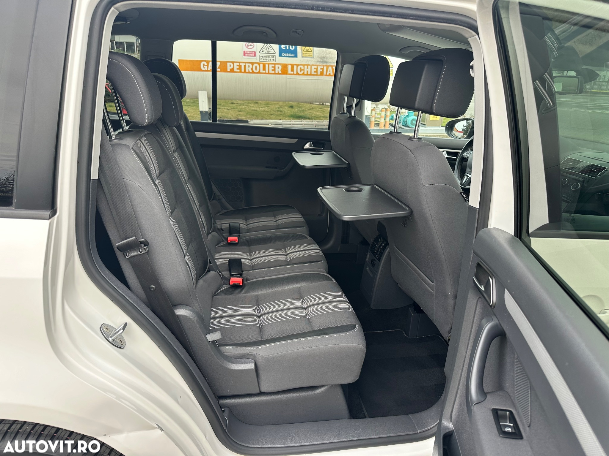 Volkswagen Touran 1.6 TDI DPF BlueMotion Technology MATCH - 12