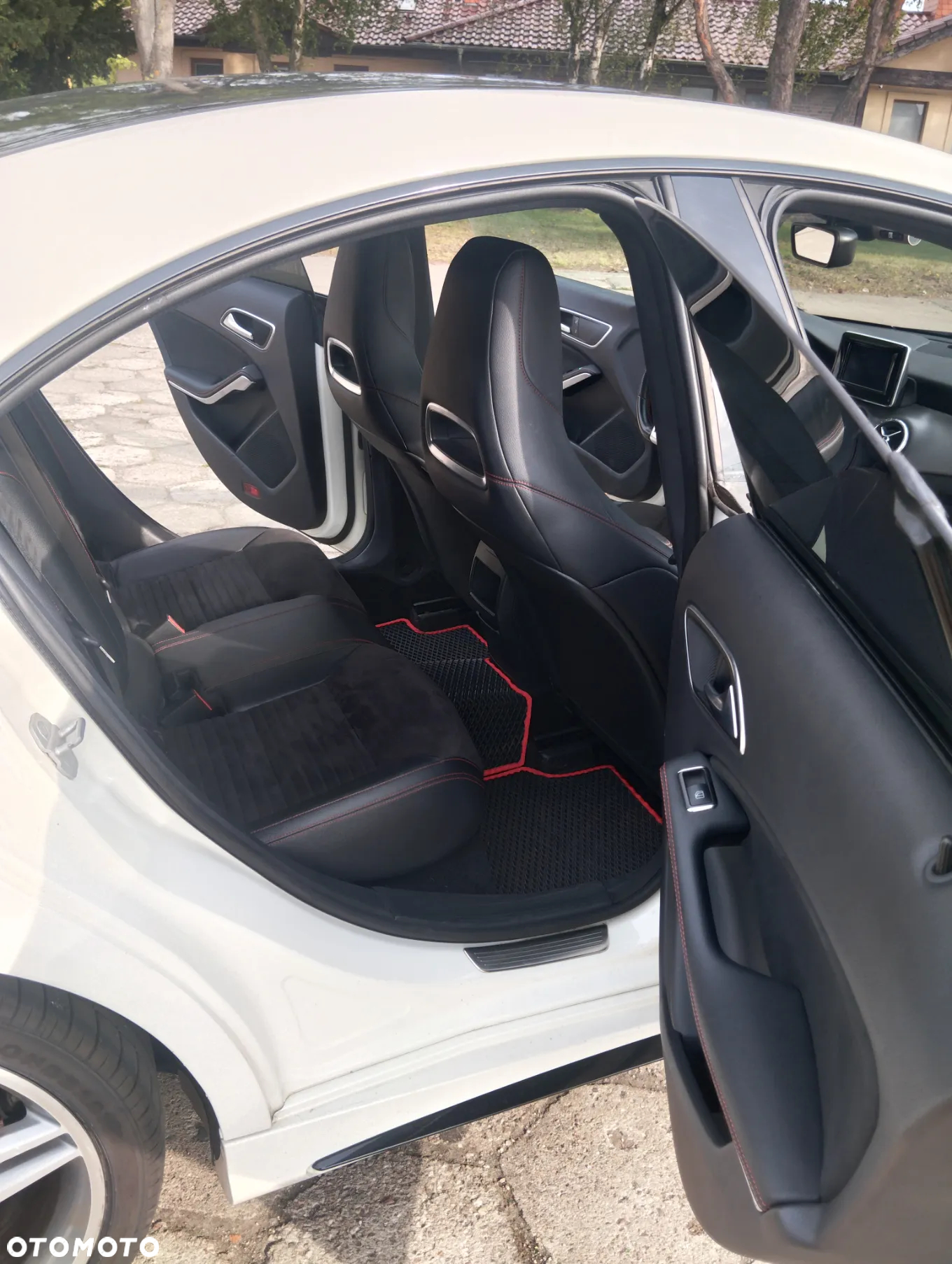 Mercedes-Benz CLA - 5