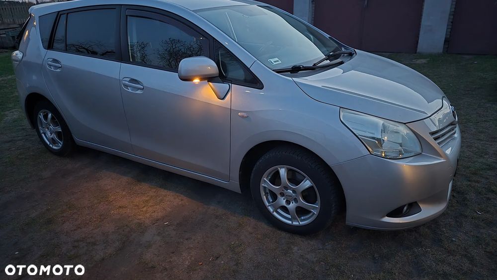 Toyota Verso 1.8 Sol 7os - 10