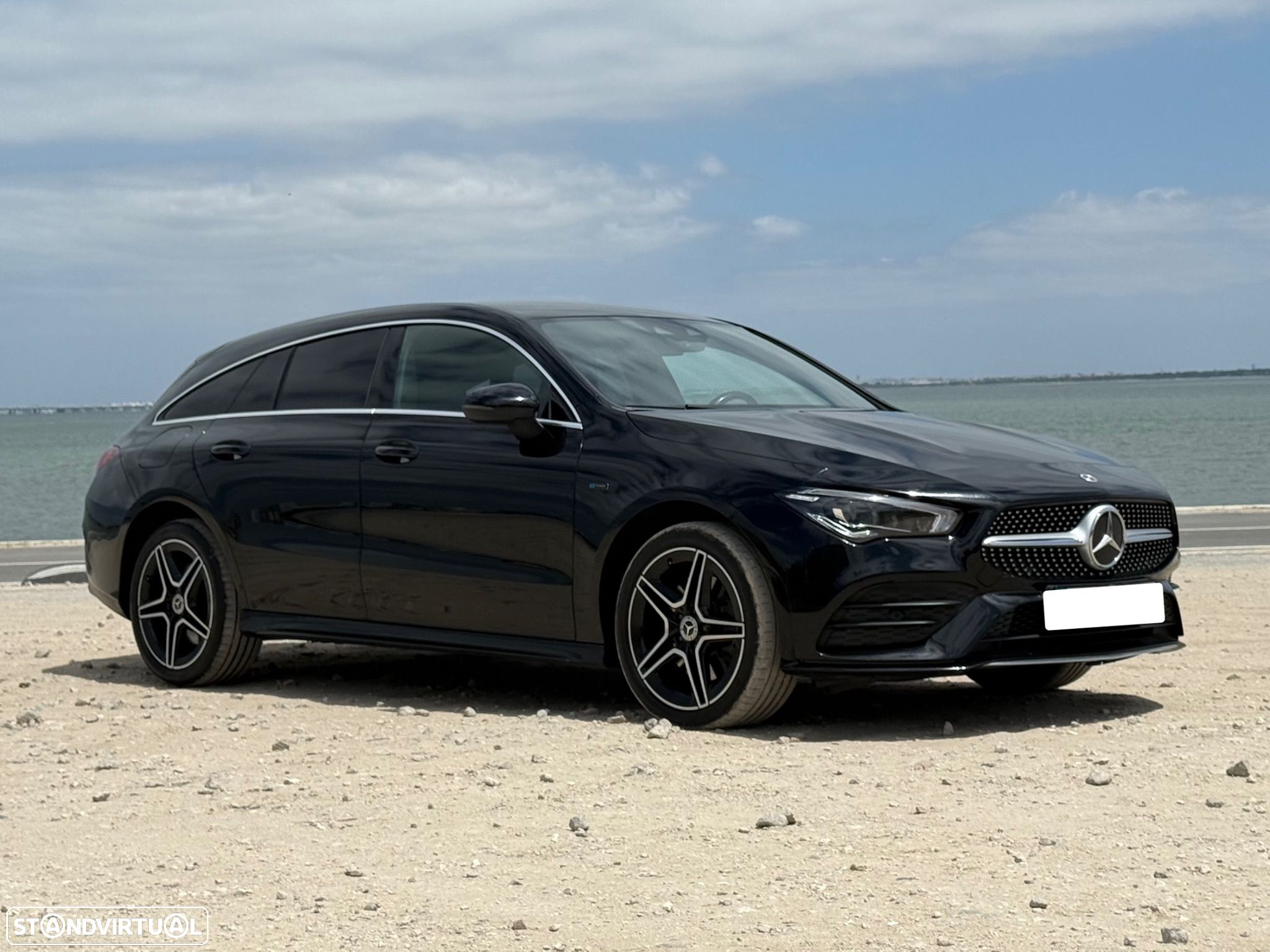 Mercedes-Benz CLA 250 e Shooting Brake AMG Line - 1