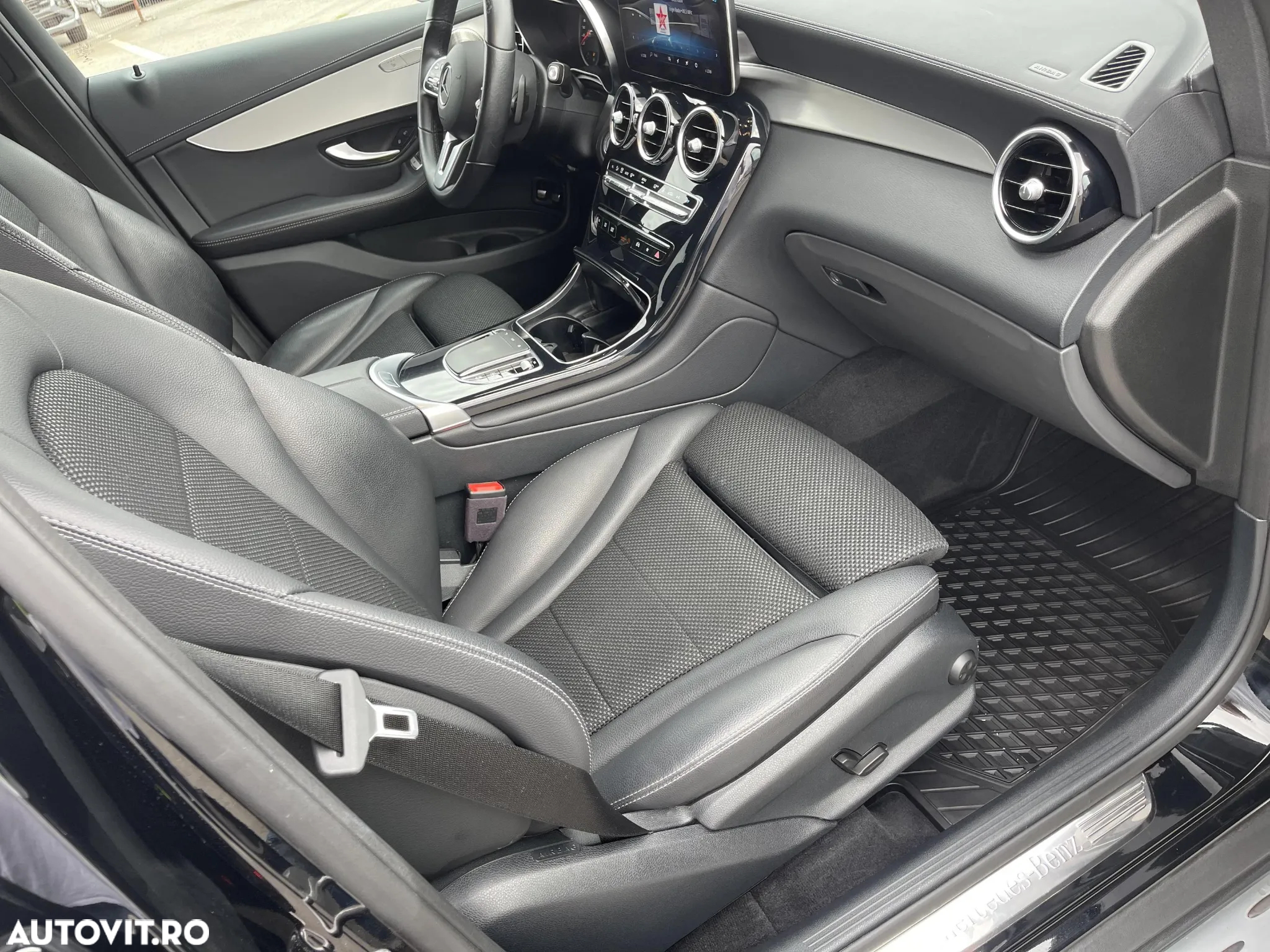 Mercedes-Benz GLC - 25