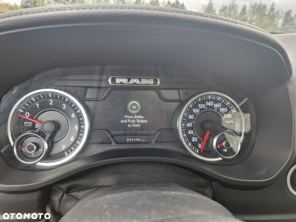 RAM 1500 Crew Cab Shortbed Laramie - 9