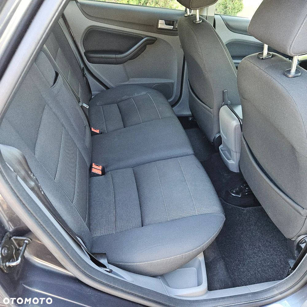 Ford Focus 1.8 Sport - 23