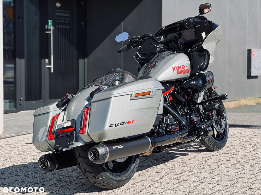 Harley-Davidson Touring Road Glide - 4