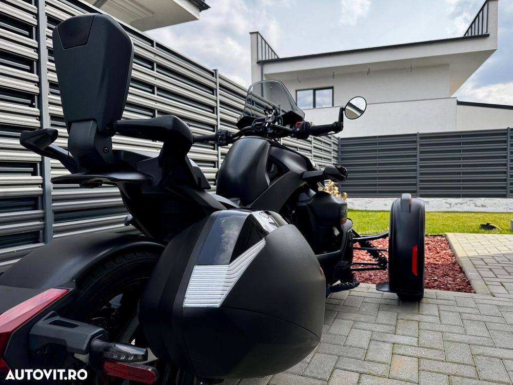 Can-Am Ryker 900 - 10