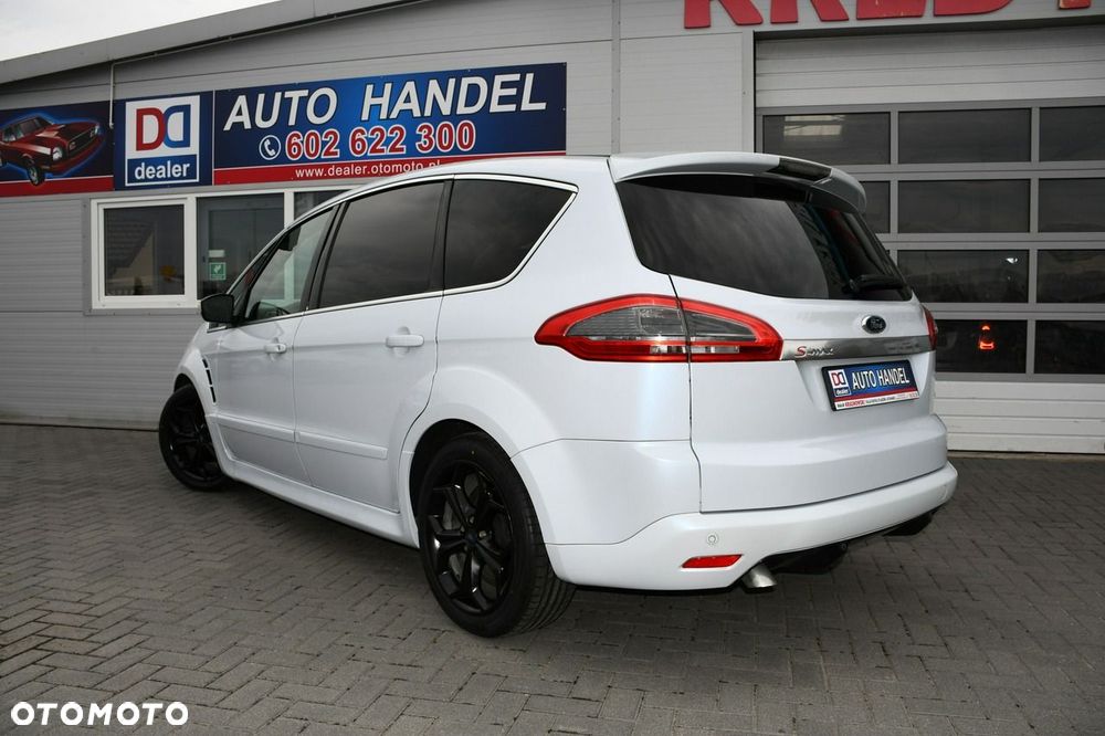 Ford S-Max - 17