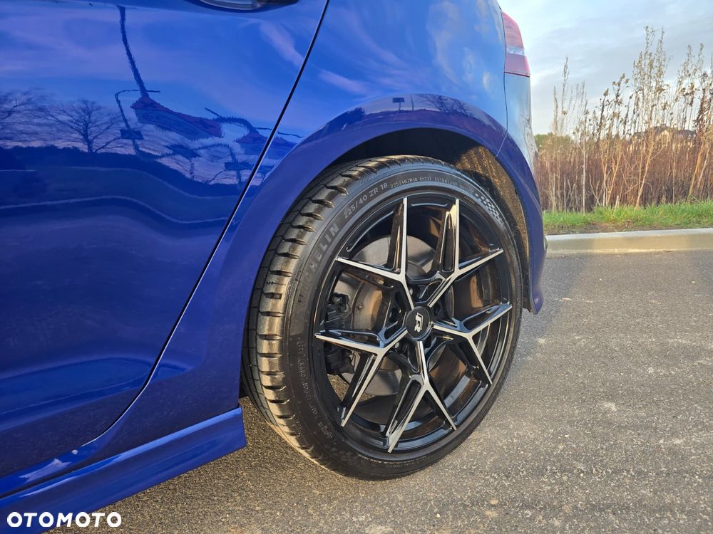 Volkswagen Golf - 25