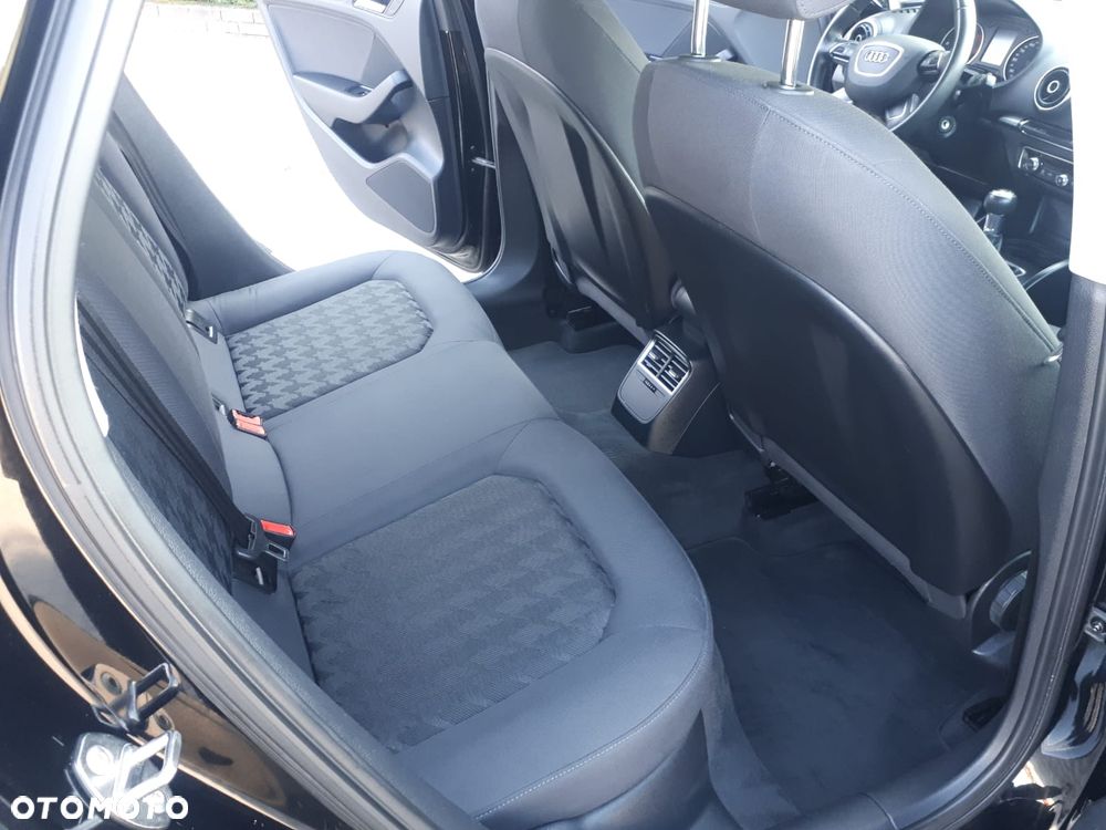 Audi A3 Sportback 1.6 TDI DPF Ambiente - 14