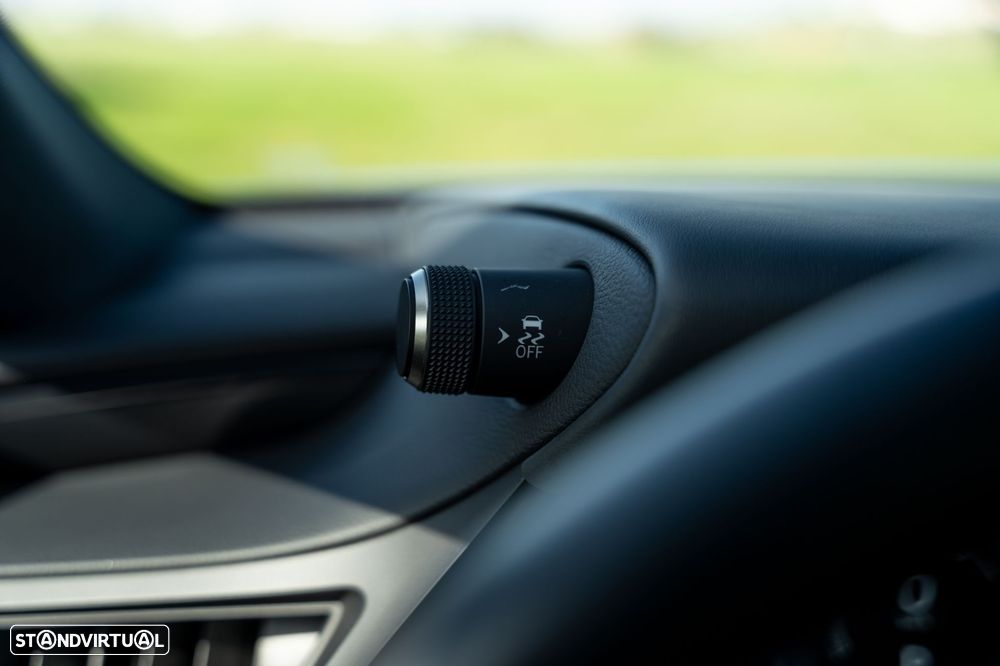 Lexus ES 300h Sport - 20