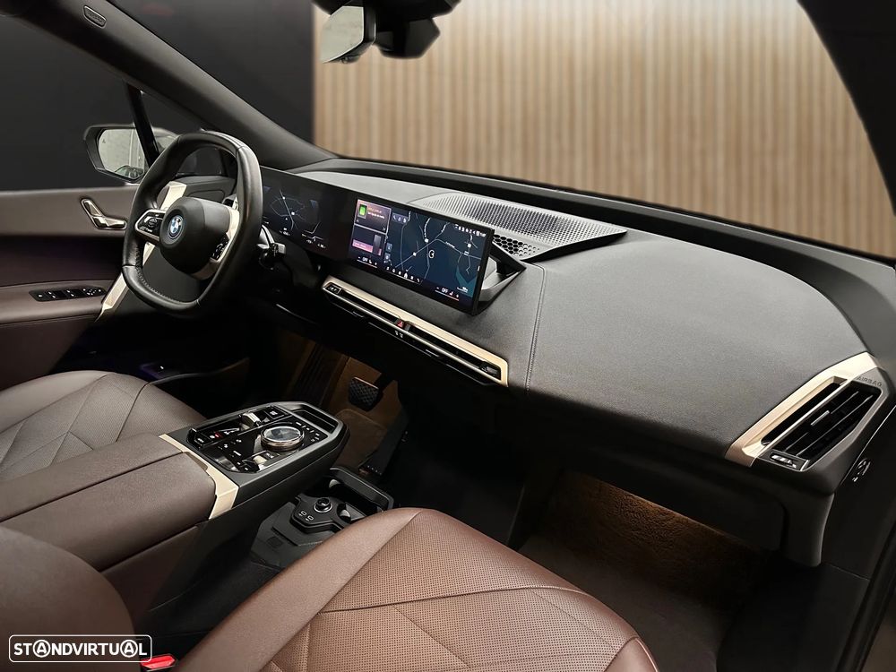 BMW iX xDrive 40 Pack Desportivo - 10