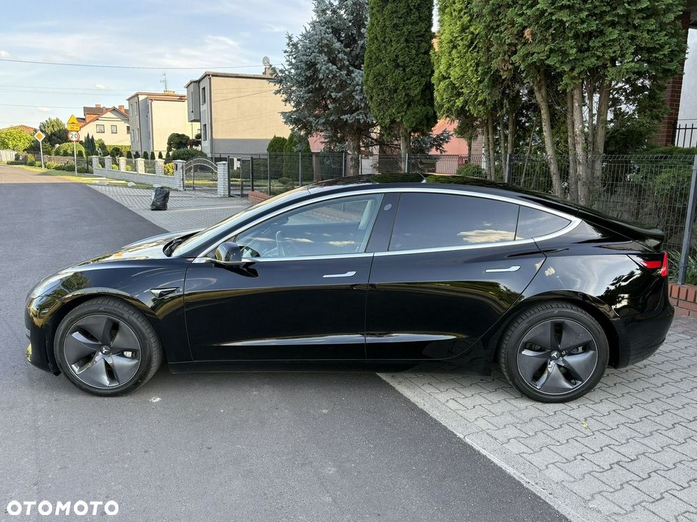 Tesla Model 3 - 5