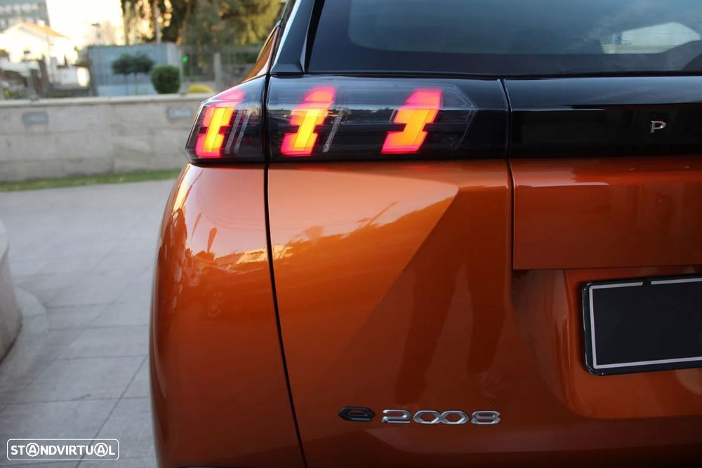 Peugeot e-2008 50 kWh Allure - 35