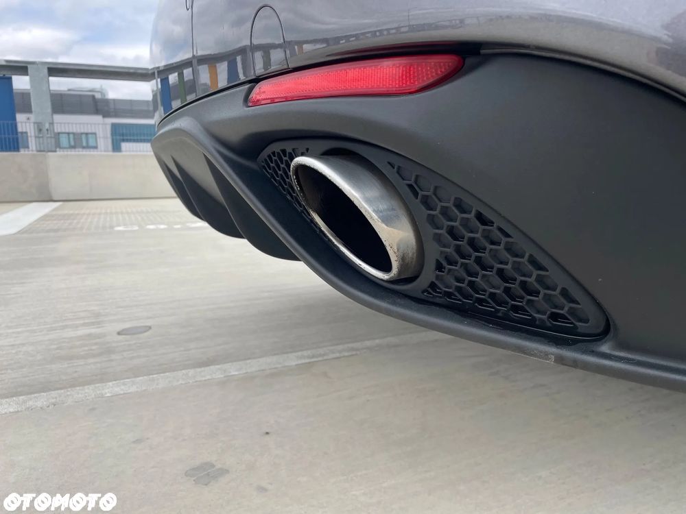 Alfa Romeo Giulia 2.0 Turbo Veloce Q4 - 21