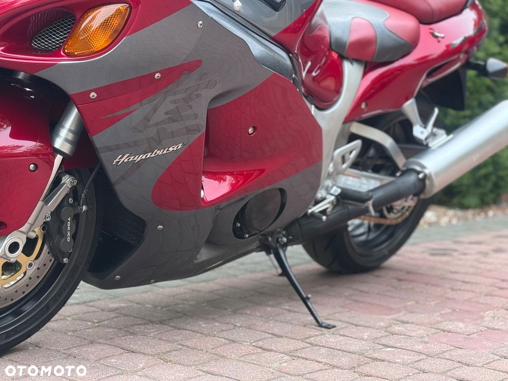 Suzuki GSX - 17
