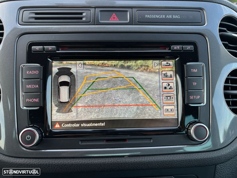 VW Tiguan 2.0 TDi Sport BlueMotion - 23