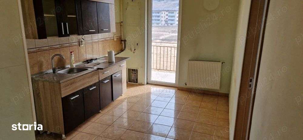 Apartament cu o camera, decomandat, balcon, zona Porii — fotografia 1