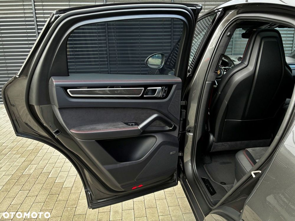 Porsche Cayenne - 35