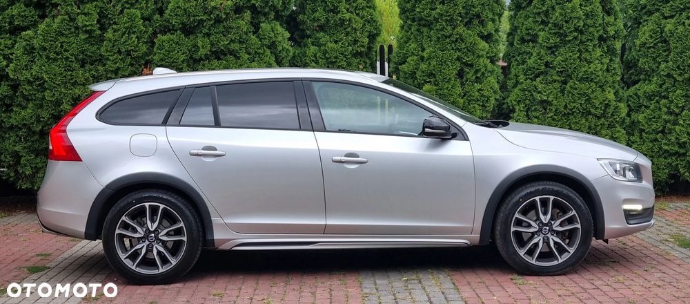 Volvo V60 Cross Country - 5