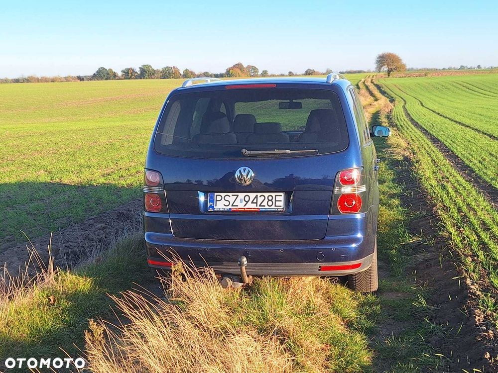 Volkswagen Touran 2007 photo 3