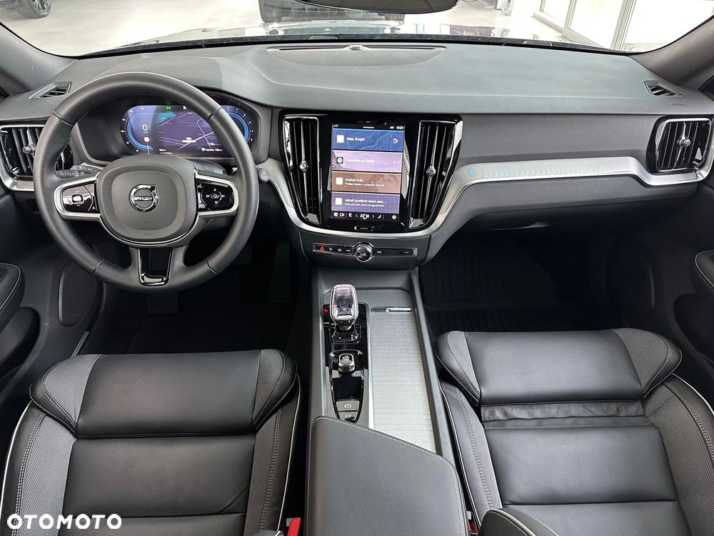 Volvo V60 B4 B Plus Dark - 25