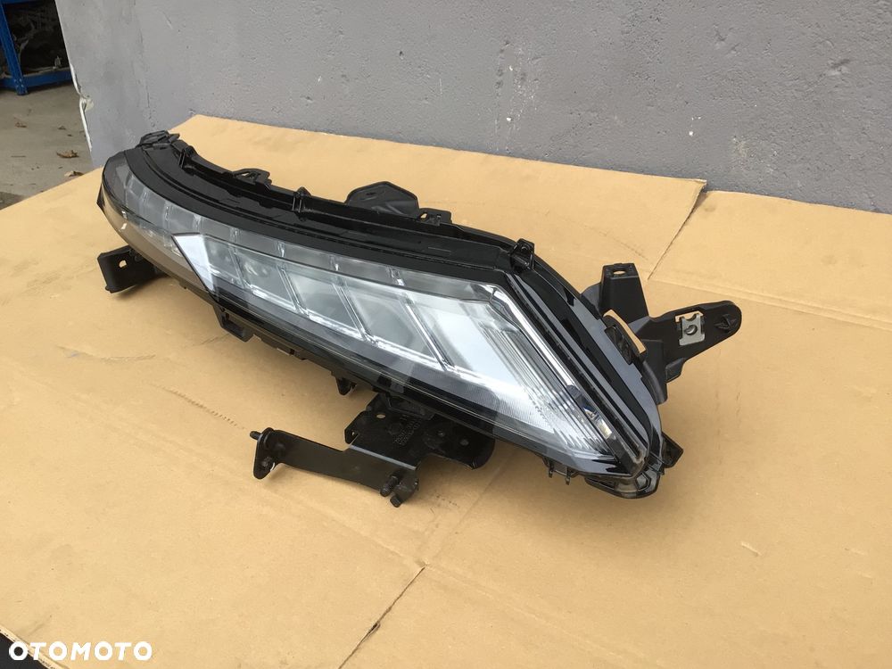 Lampa przednia prawa Mitsubishi Eclipse Cross Lift Led