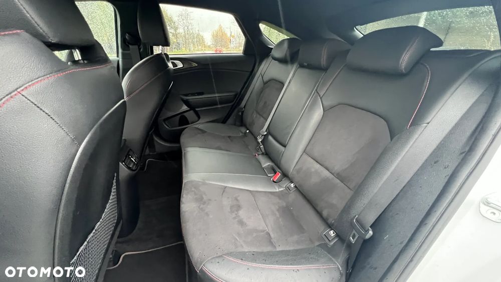 Kia ProCeed 1.6 T-GDI DCT7 OPF GT - 17