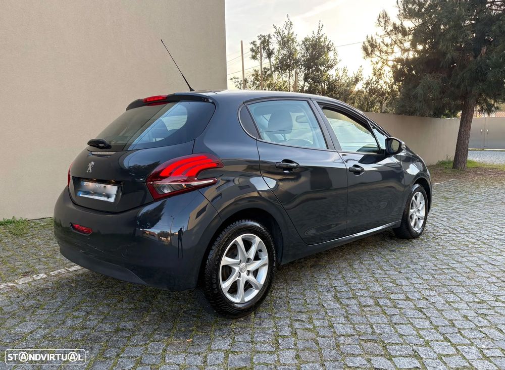 Peugeot 208 1.2 PureTech Style - 4