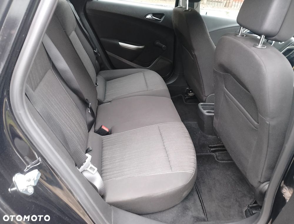 Opel Astra 1.4 Turbo - 12