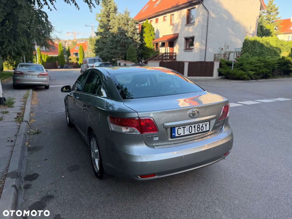Toyota Avensis 1.6 Sol - 6