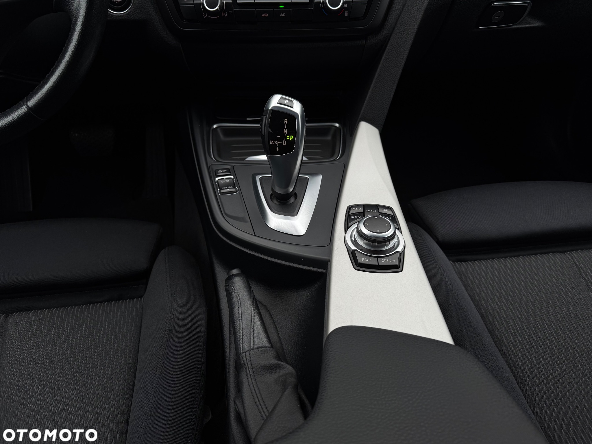 BMW Seria 3 318d Touring - 18