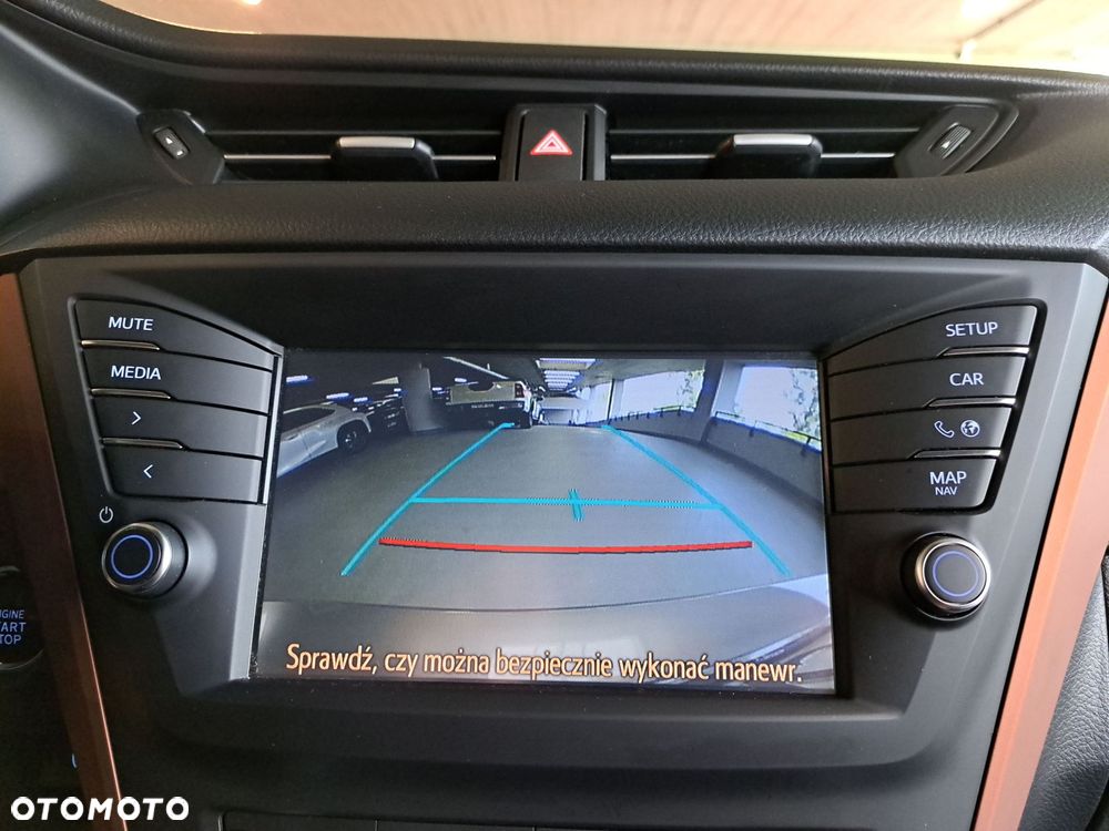 Toyota Avensis 2.0 Premium MS - 24