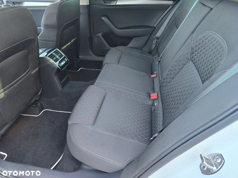 Skoda Superb 2.0 TDI DSG Ambition - 20