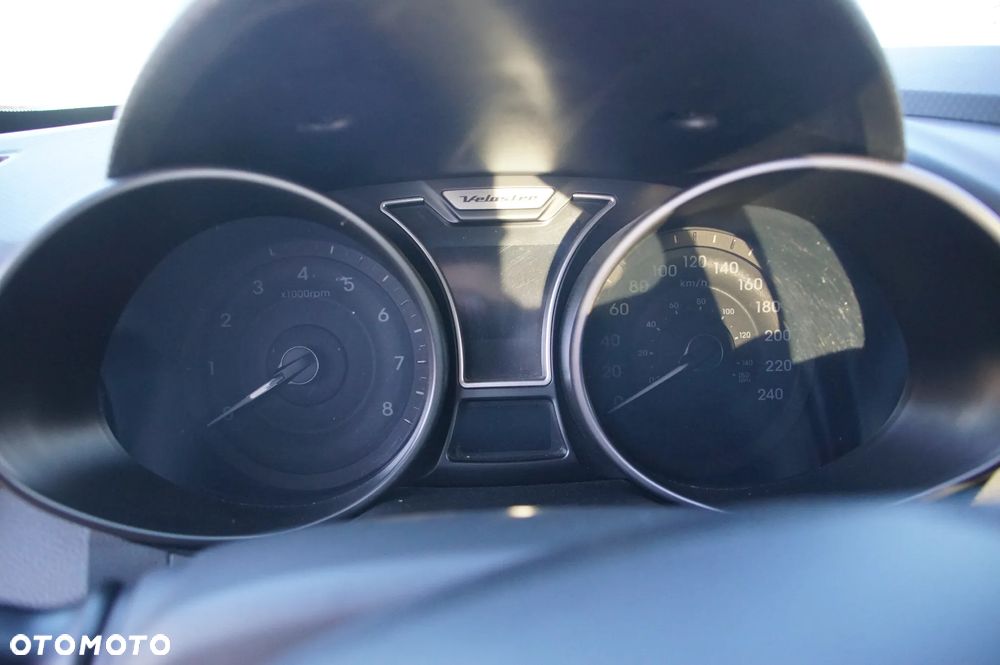 Auto na części - Hyundai Veloster I 1.6 T-GDI 204 KM G4FJ UU9 2013R Silnik Skrzynia Drzwi Maska Zderzak Błotnik Klapa Lampa Szyba Klamka Deska Kokpit Sterownik Moduł Czujnik Licznik Panel Kierownica - 9