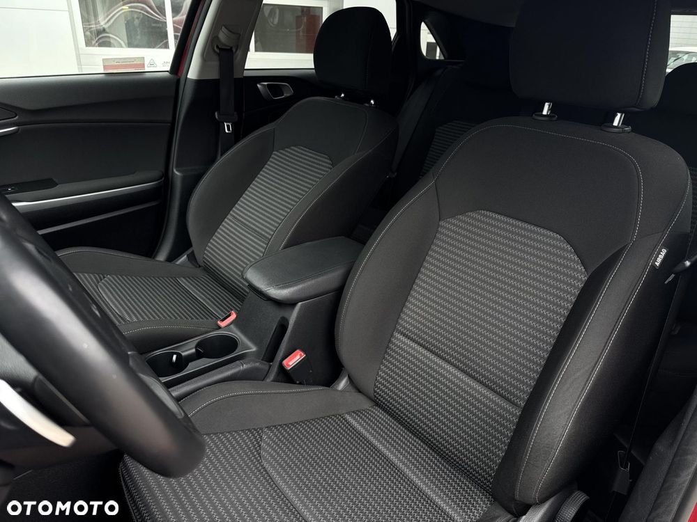 Kia Ceed 1.5 T-GDI M DCT - 11
