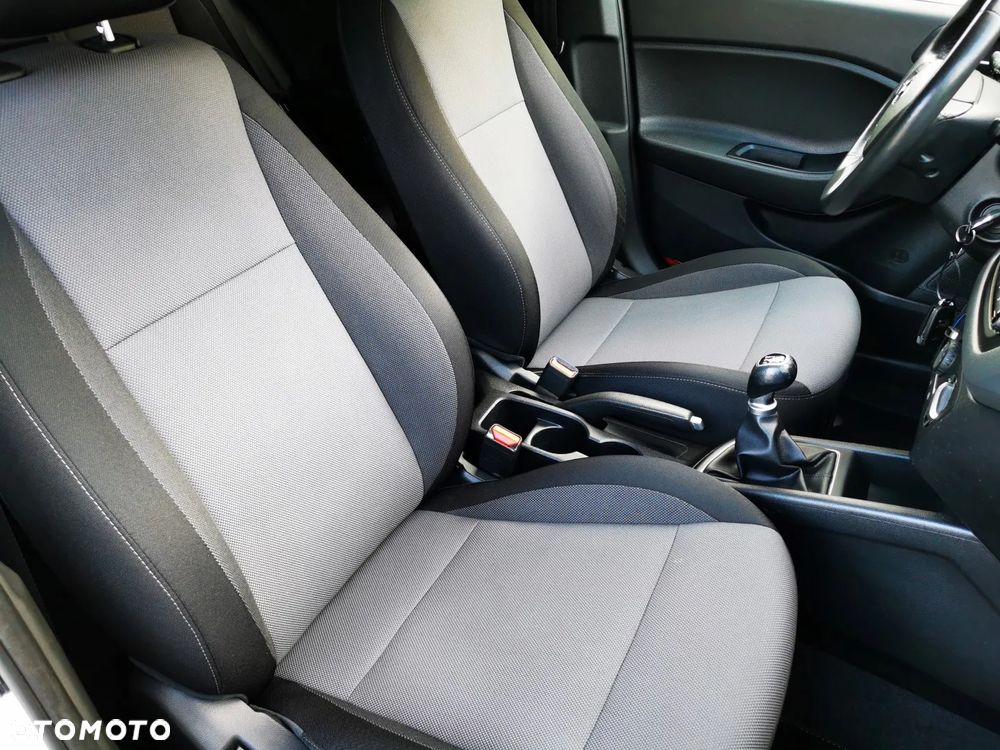 Hyundai i20 1.2 Passion - 11