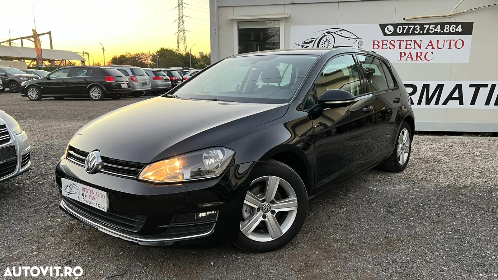 Volkswagen Golf - 32