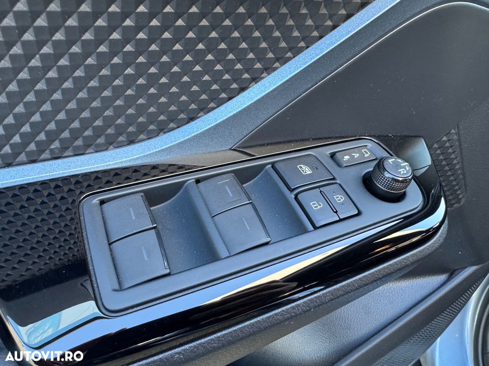 Toyota C-HR 2.0 Hybrid Team Deutschland - 18