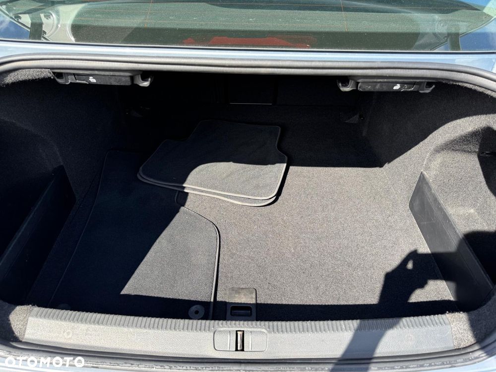 Volkswagen Passat 2.0 TDI Comfortline DSG - 16