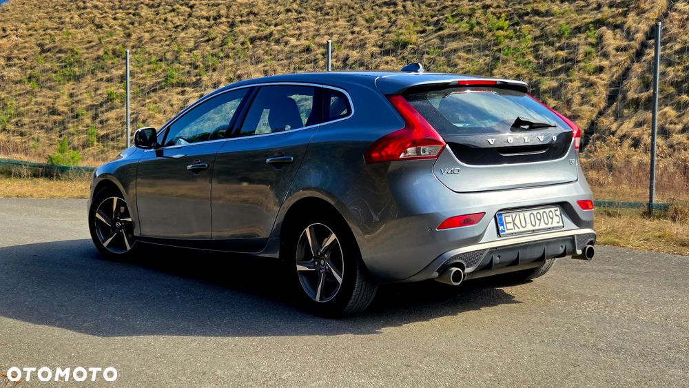 Volvo V40 D2 R Design - 6