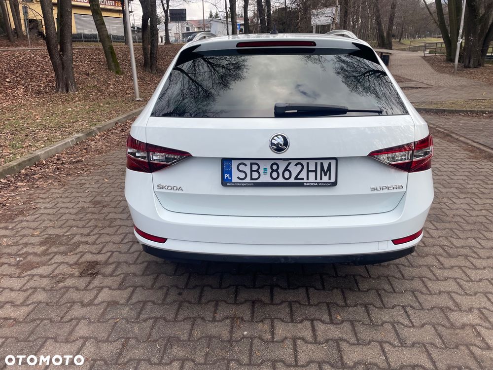 Skoda Superb 2.0 TDI Style DSG - 6